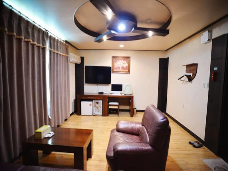 Am Ort Hotel يوسو المظهر الخارجي الصورة