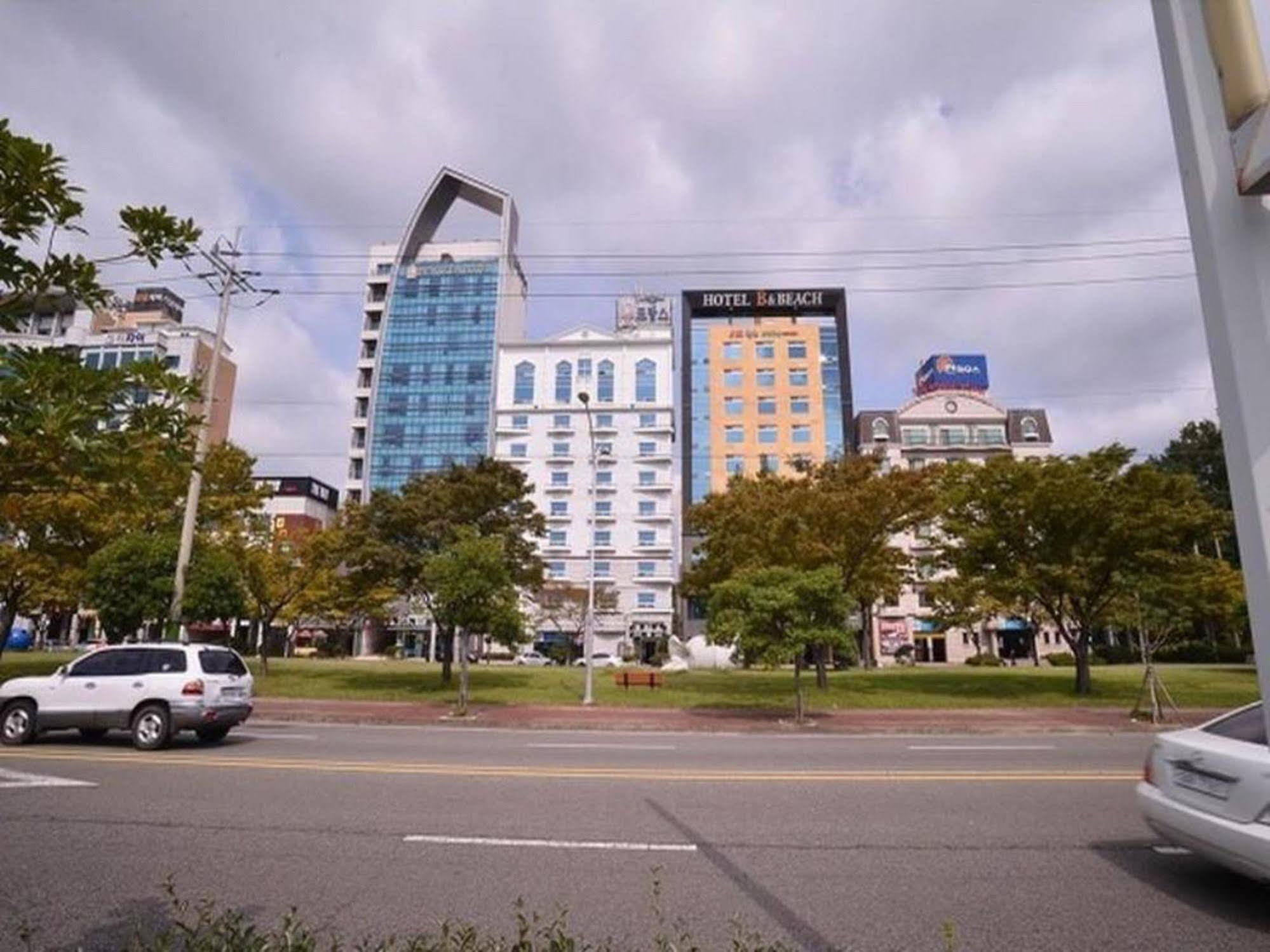 Am Ort Hotel يوسو المظهر الخارجي الصورة