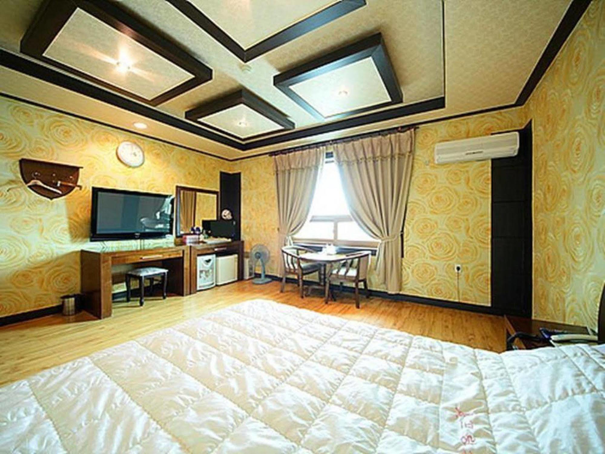 Am Ort Hotel يوسو المظهر الخارجي الصورة