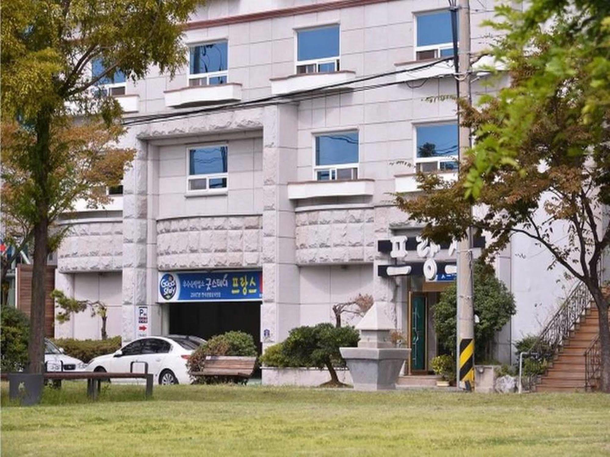 Am Ort Hotel يوسو المظهر الخارجي الصورة