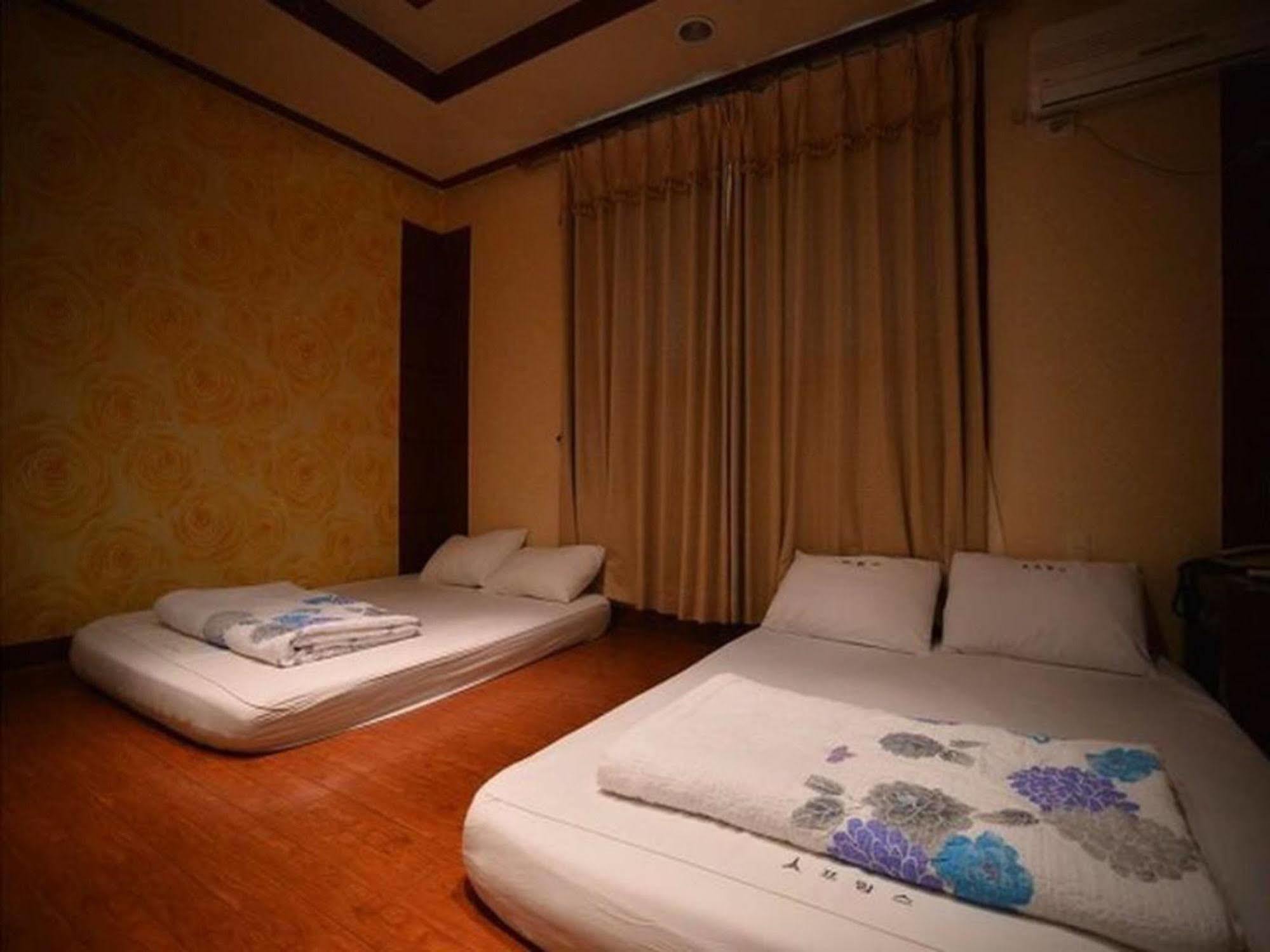 Am Ort Hotel يوسو المظهر الخارجي الصورة