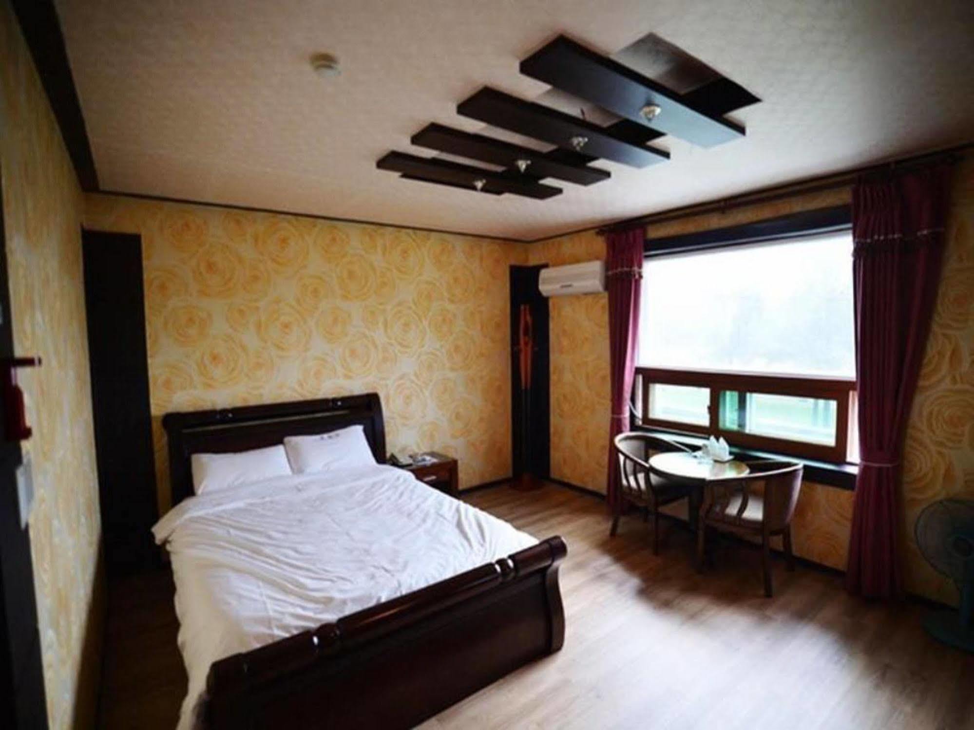 Am Ort Hotel يوسو المظهر الخارجي الصورة