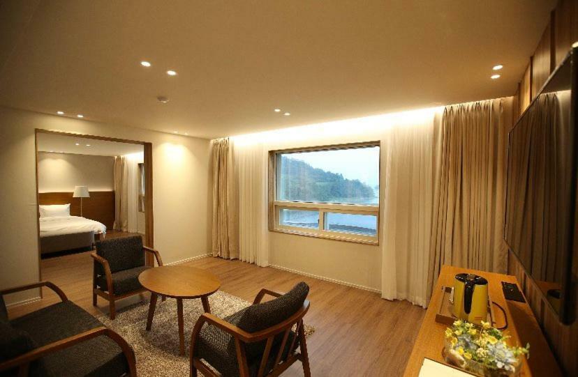 Am Ort Hotel يوسو المظهر الخارجي الصورة